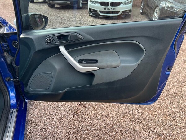 Used Ford Fiesta 2010 for sale - 75074439: Photo 3