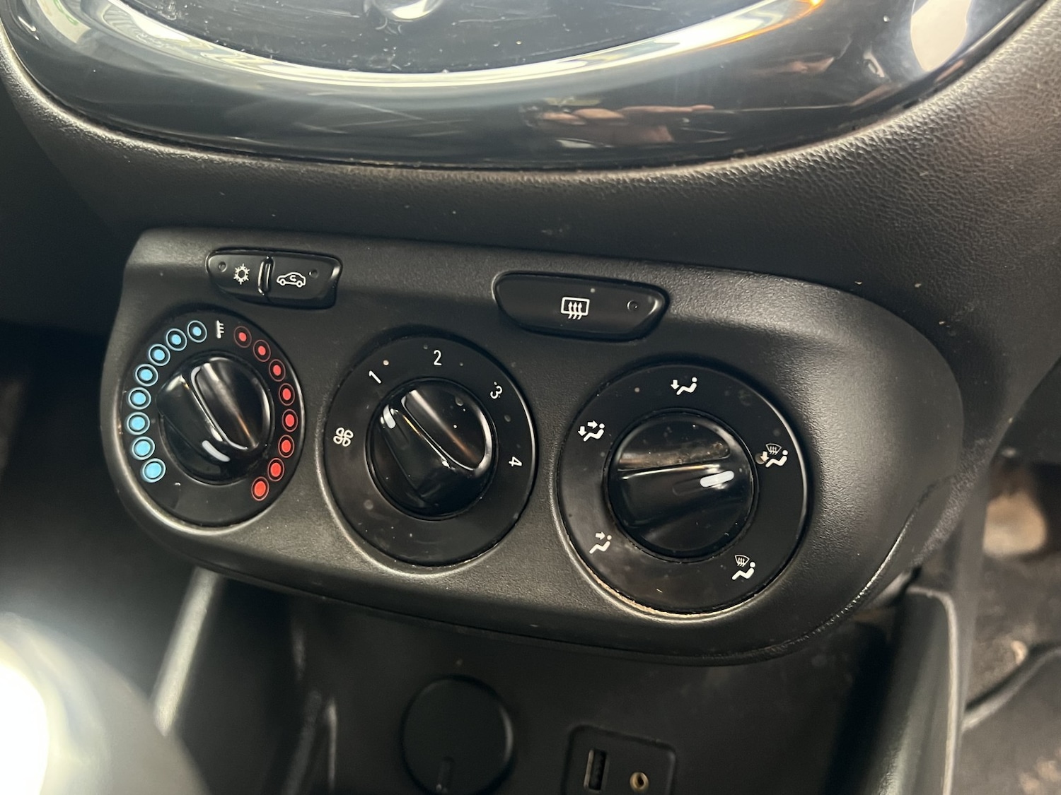 Used Vauxhall Corsa 2015 for sale - 76510817: Photo 29