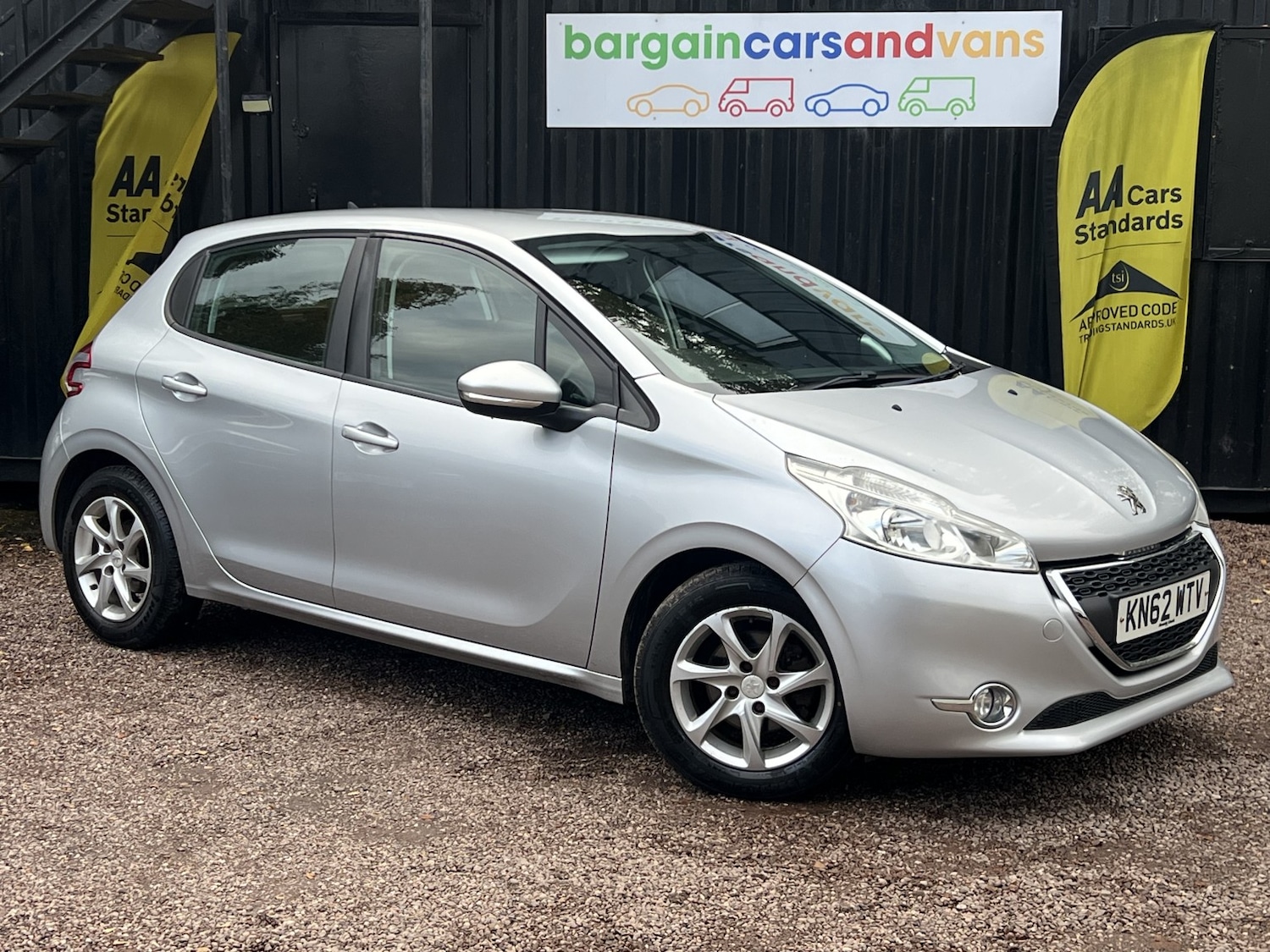 Used Peugeot 208 2012 for sale - 76369315: Photo 1