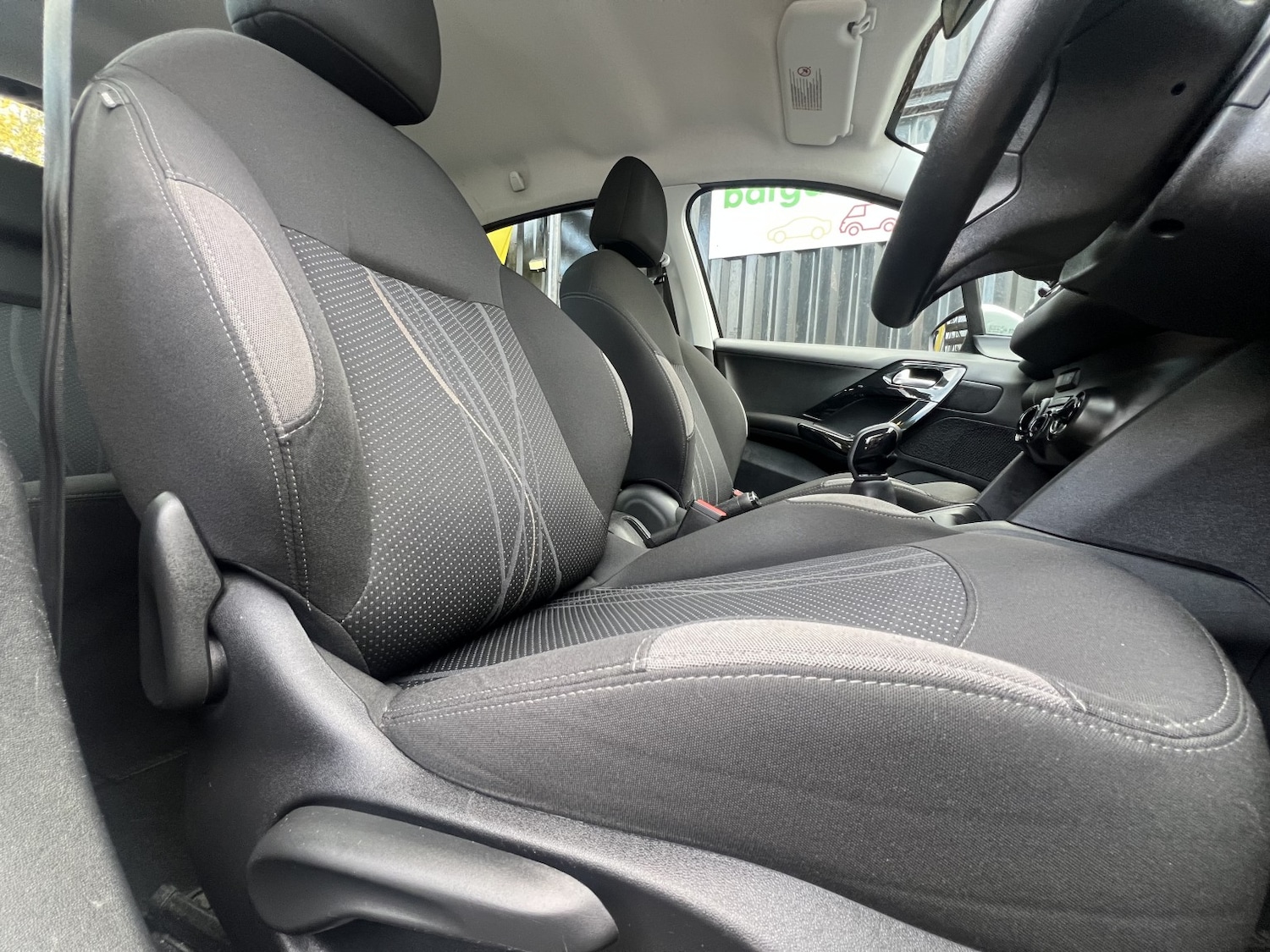 Used Peugeot 208 2012 for sale - 76369315: Photo 11