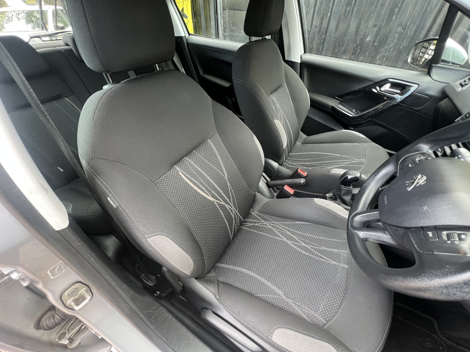 Used Peugeot 208 2012 for sale - 76369315: Photo 12