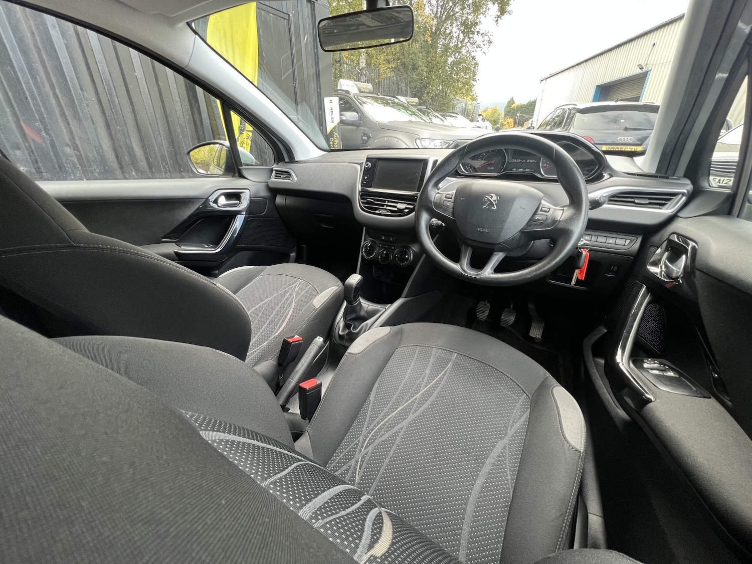 Used Peugeot 208 2012 for sale - 76369315: Photo 13