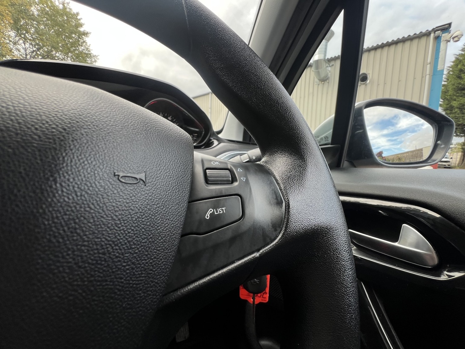 Used Peugeot 208 2012 for sale - 76369315: Photo 15