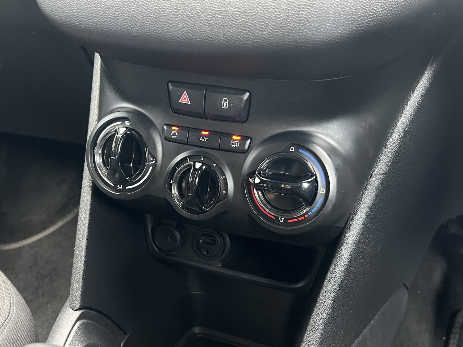 Used Peugeot 208 2012 for sale - 76369315: Photo 24