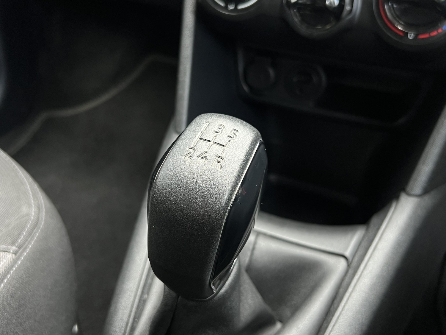 Used Peugeot 208 2012 for sale - 76369315: Photo 25