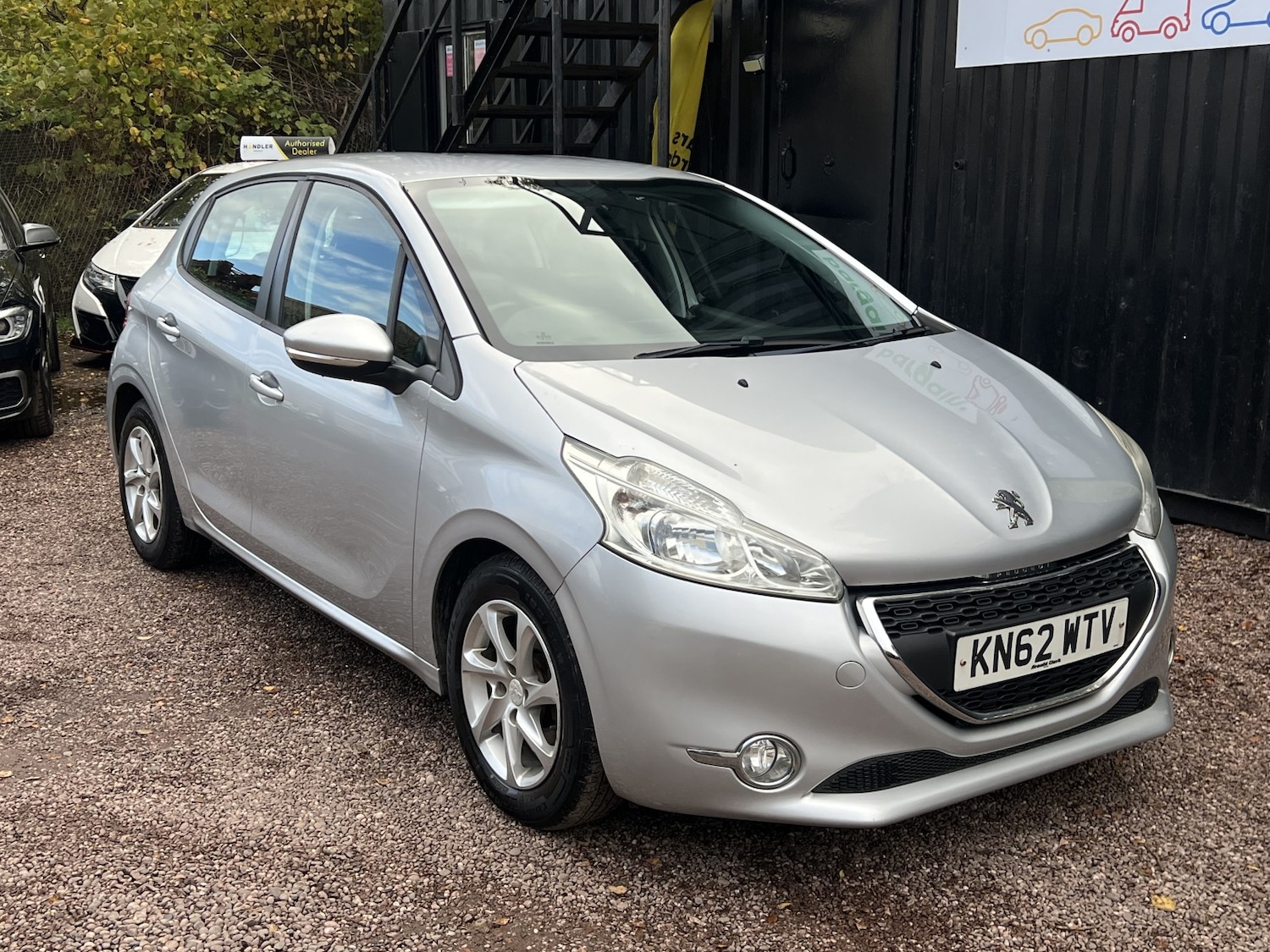 Used Peugeot 208 2012 for sale - 76369315: Photo 3
