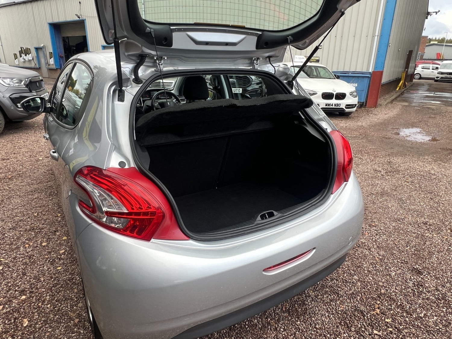 Used Peugeot 208 2012 for sale - 76369315: Photo 34