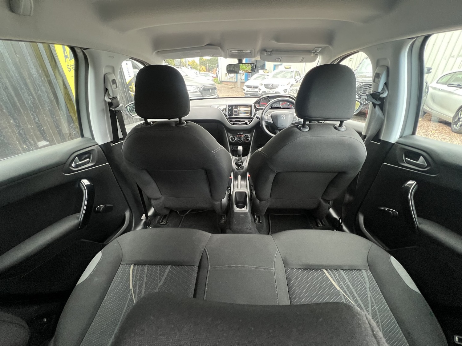 Used Peugeot 208 2012 for sale - 76369315: Photo 36