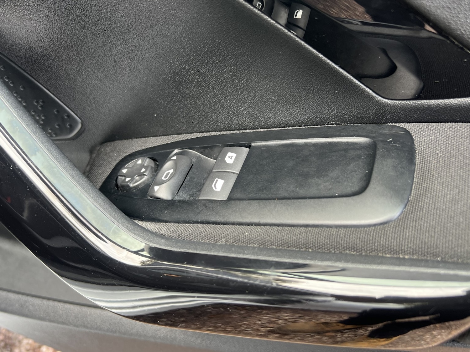 Used Peugeot 208 2012 for sale - 76369315: Photo 9