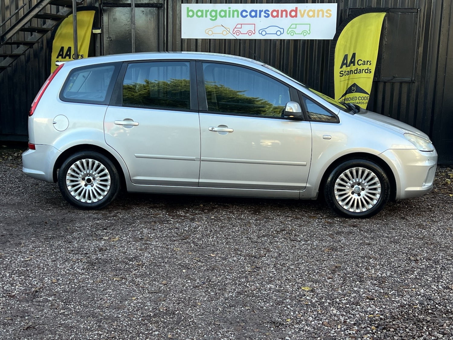 Used Ford C-Max 2010 for sale - 76830372: Photo 2