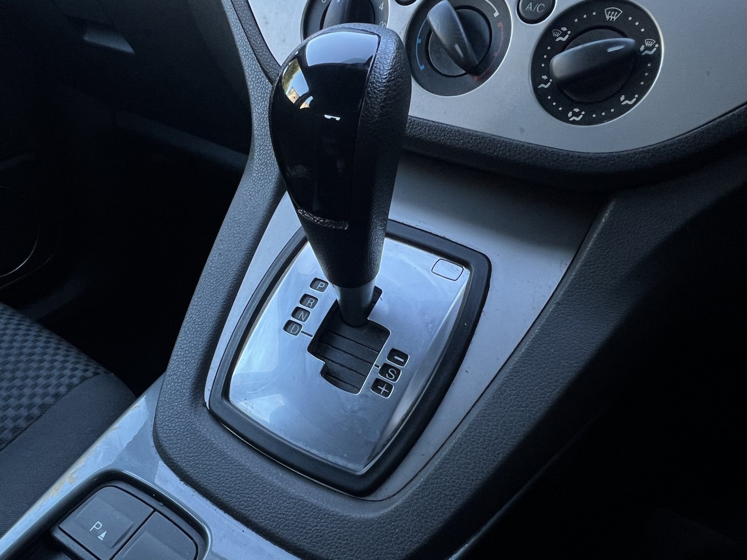 Used Ford C-Max 2010 for sale - 76830372: Photo 26