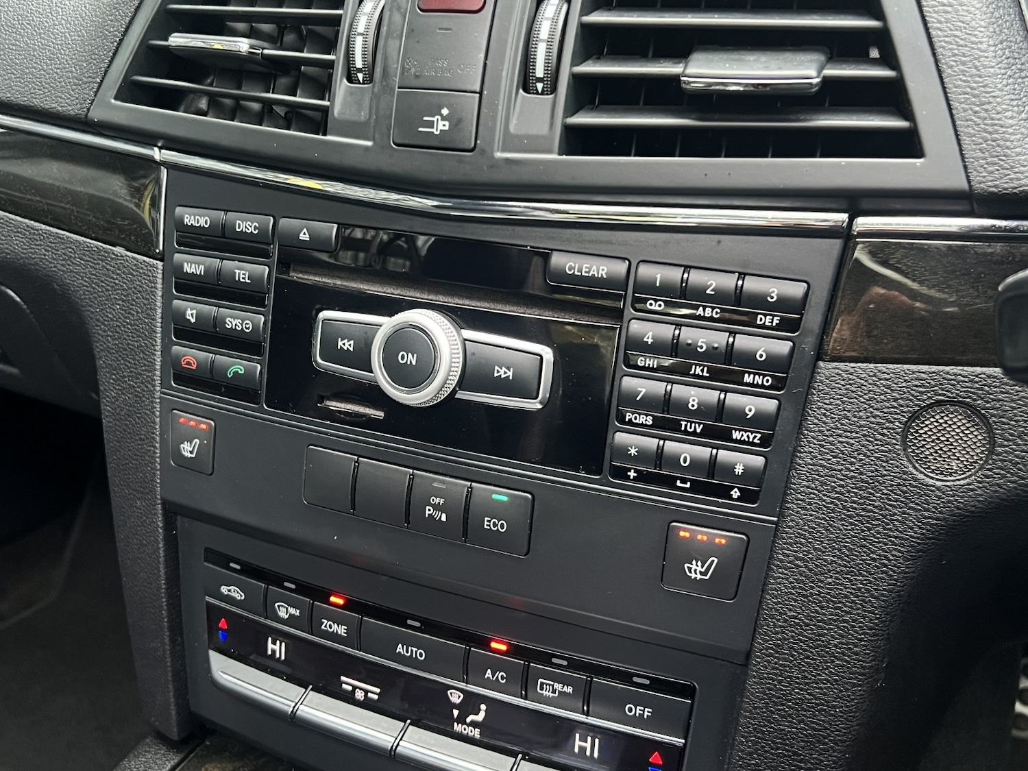 Used Mercedes-Benz E Class 2011 for sale - 76482896: Photo 25