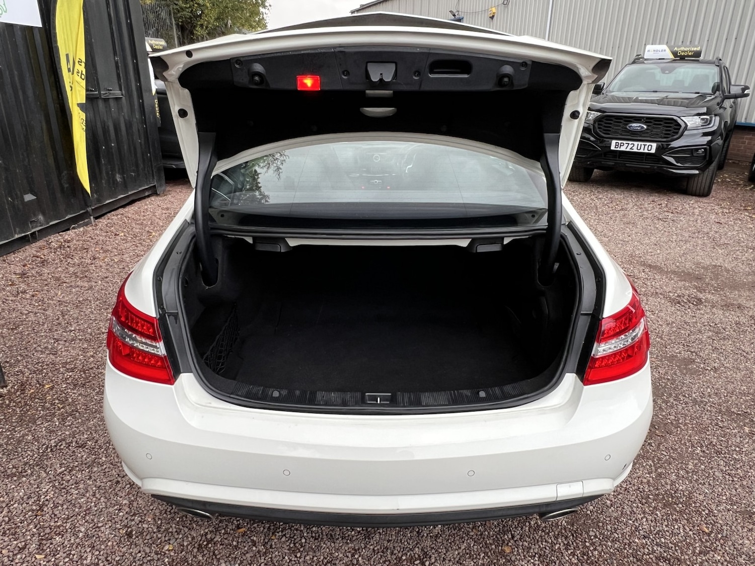 Used Mercedes-Benz E Class 2011 for sale - 76482896: Photo 30