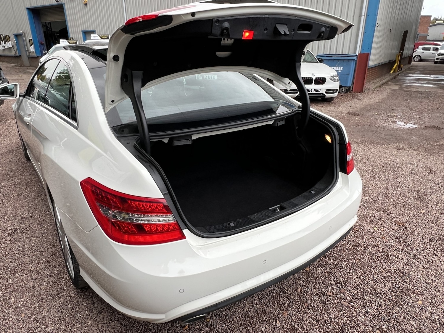 Used Mercedes-Benz E Class 2011 for sale - 76482896: Photo 31