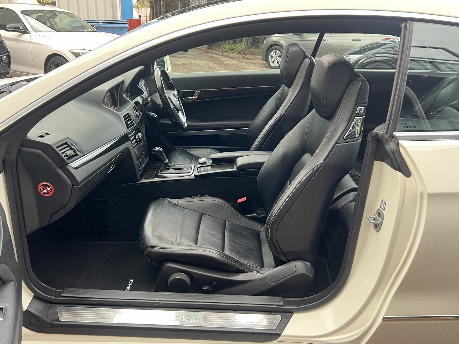 Used Mercedes-Benz E Class 2011 for sale - 76482896: Photo 37