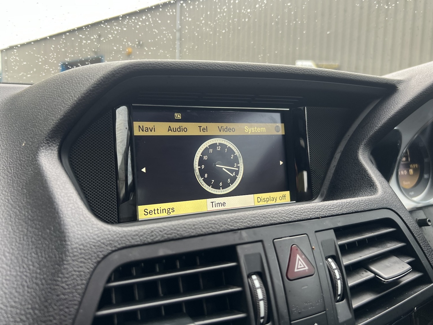 Used Mercedes-Benz E Class 2011 for sale - 76482896: Photo 42