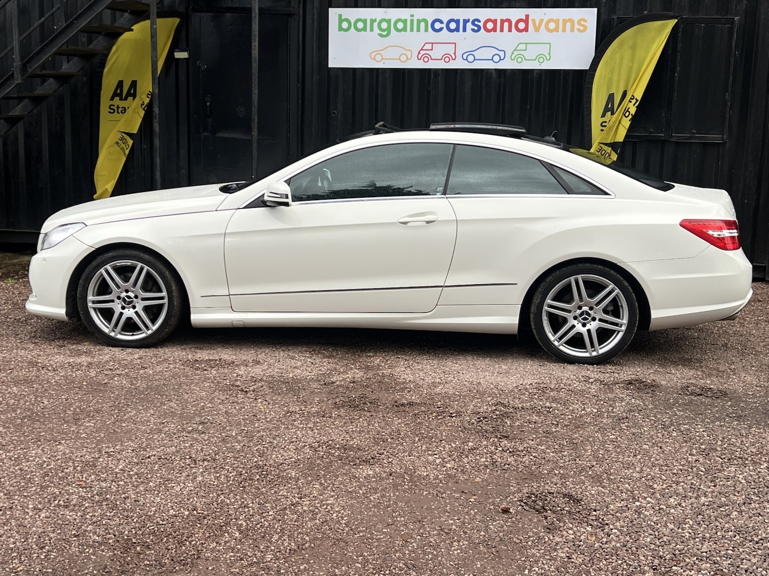 Used Mercedes-Benz E Class 2011 for sale - 76482896: Photo 49