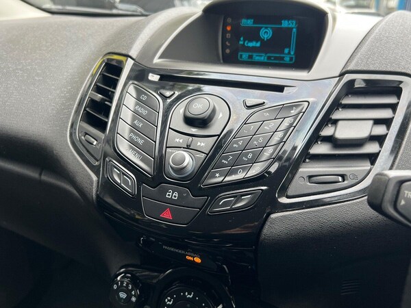 Used Ford Fiesta 2014 for sale - 76174139: Photo 16