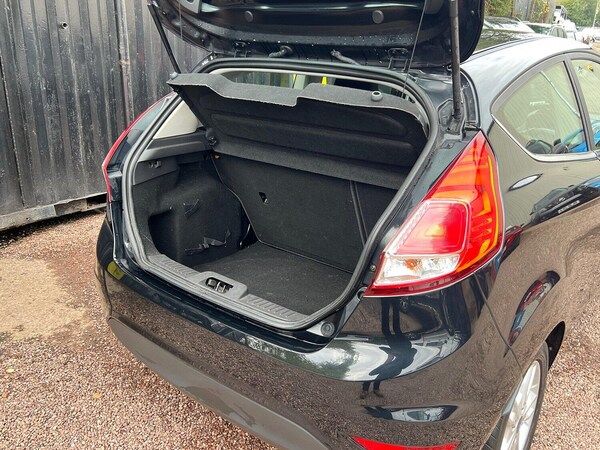 Used Ford Fiesta 2014 for sale - 76174139: Photo 25