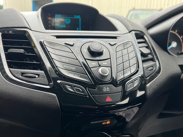 Used Ford Fiesta 2014 for sale - 76174139: Photo 32