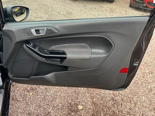 Used Ford Fiesta 2014 for sale - 76174139: Photo 8