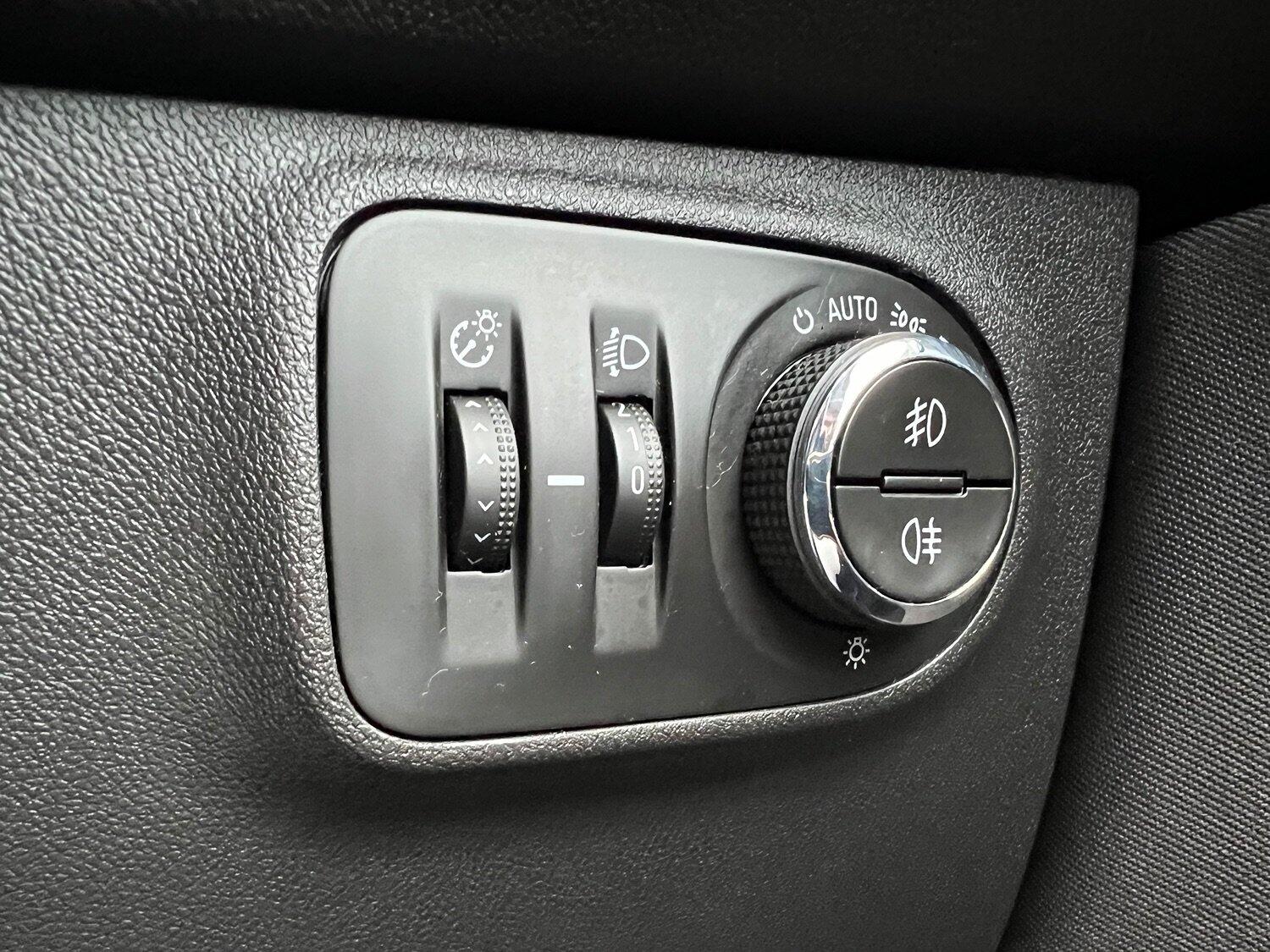 Used Vauxhall Corsa 2015 for sale - 76793141: Photo 12