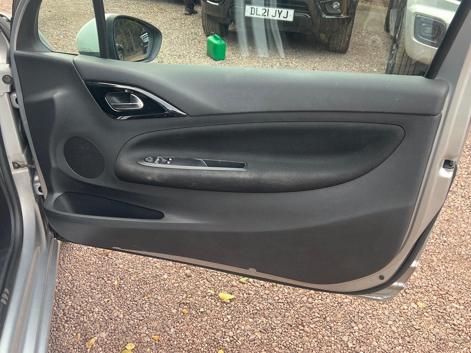 Used DS Automobiles DS 3 2015 for sale - 76793140: Photo 8