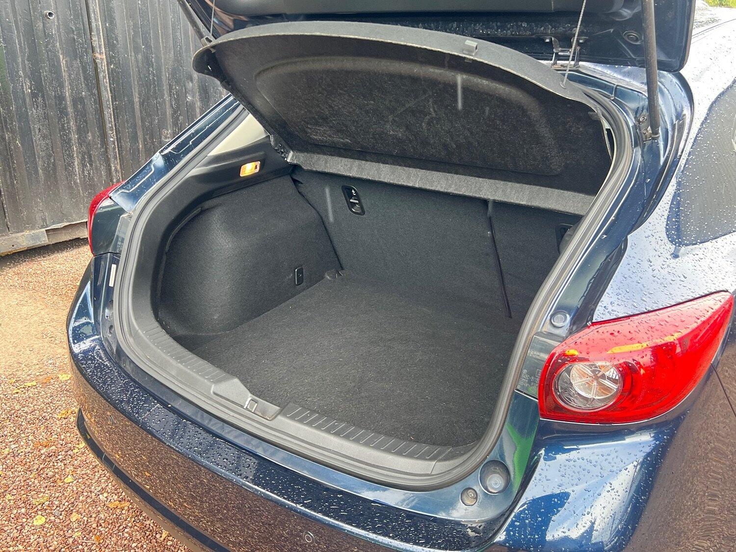 Used Mazda Mazda3 2017 for sale - 76793137: Photo 48