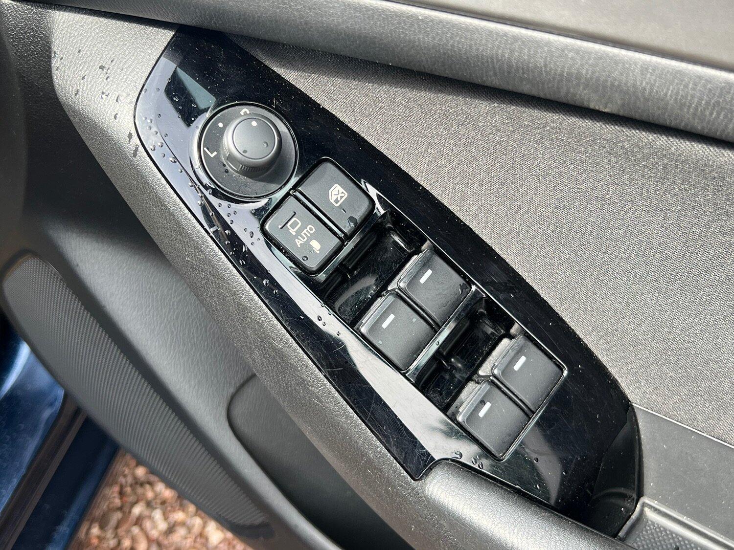 Used Mazda Mazda3 2017 for sale - 76793137: Photo 8