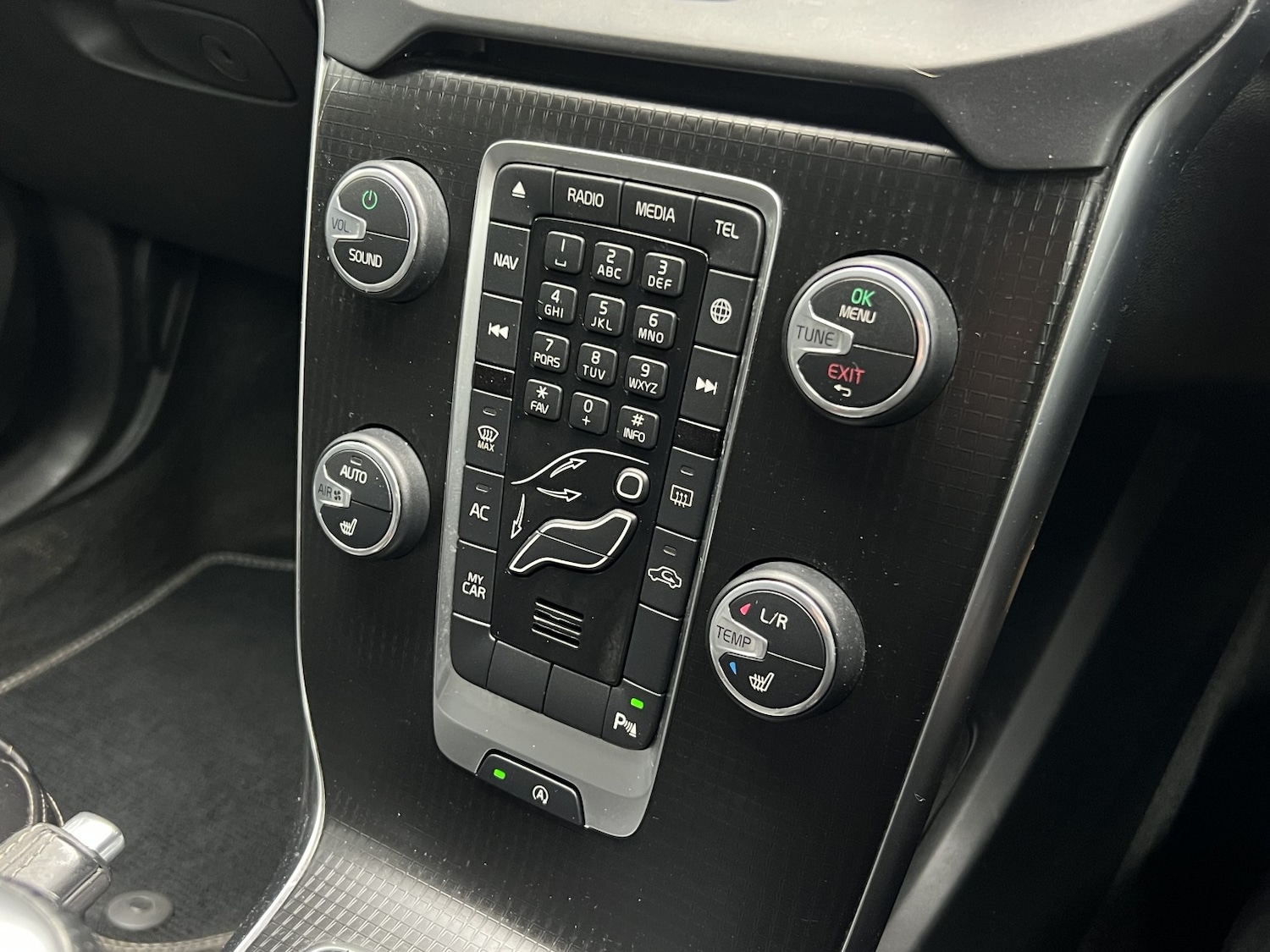 Used Volvo V40 2017 for sale - 76482872: Photo 20