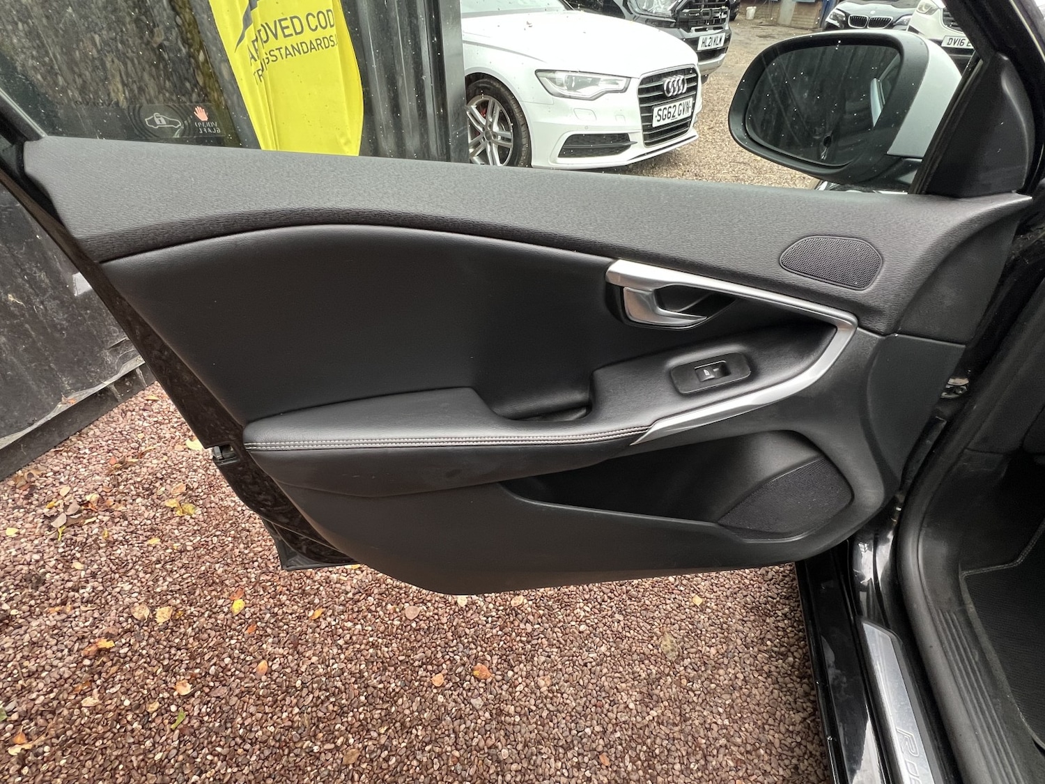 Used Volvo V40 2017 for sale - 76482872: Photo 39