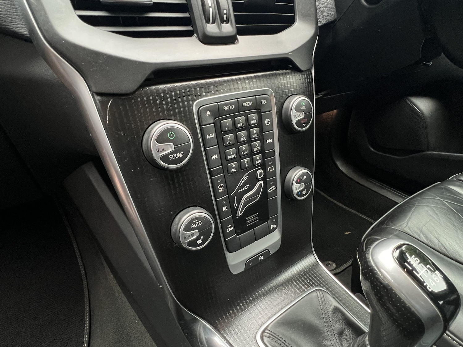 Used Volvo V40 2017 for sale - 76482872: Photo 45