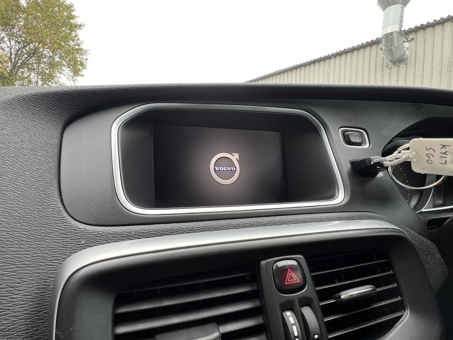 Used Volvo V40 2017 for sale - 76482872: Photo 46