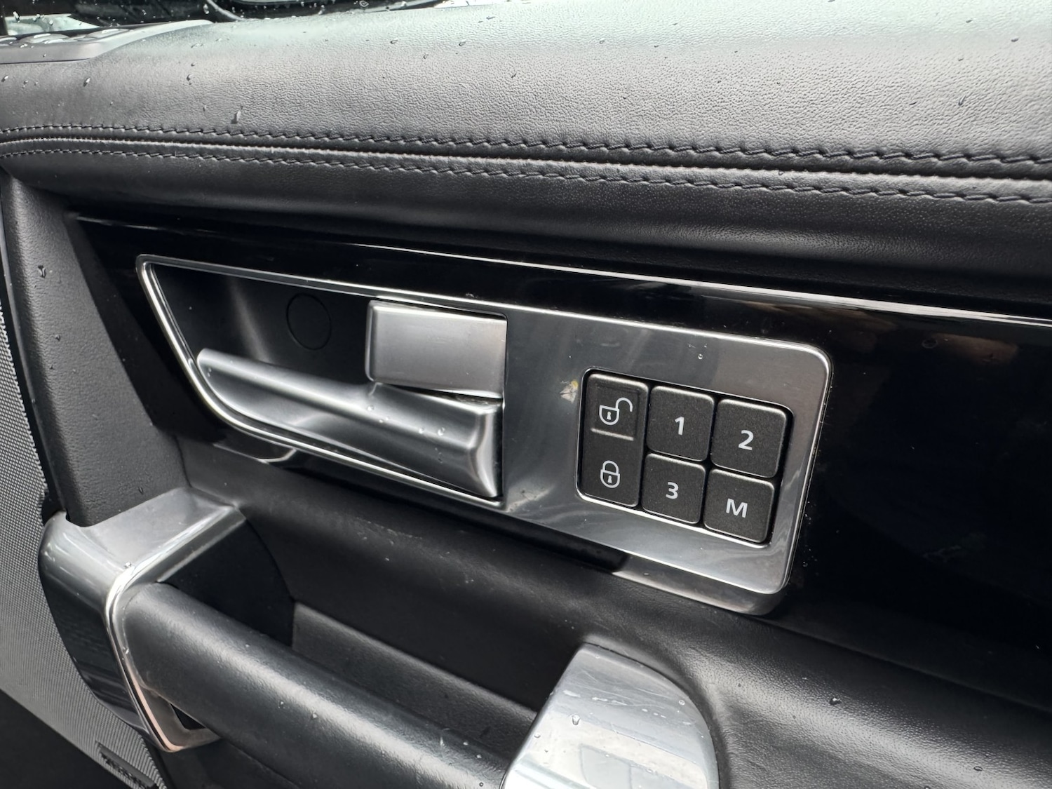 Used Land Rover Discovery 2015 for sale - 76974319: Photo 11