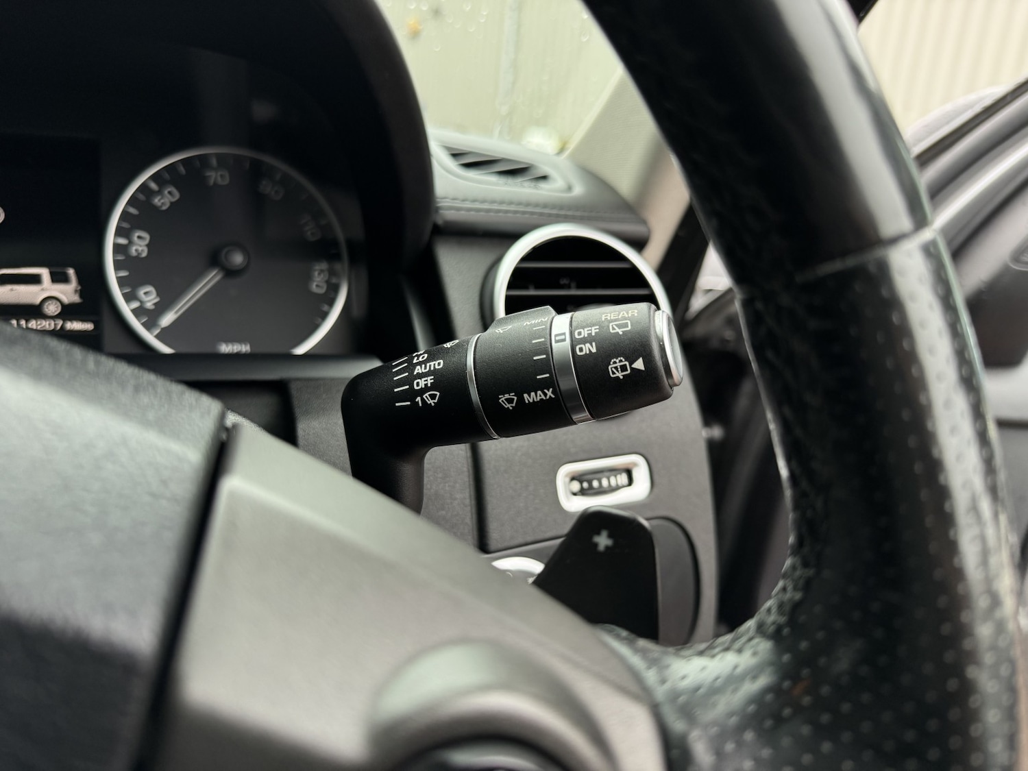 Used Land Rover Discovery 2015 for sale - 76974319: Photo 16