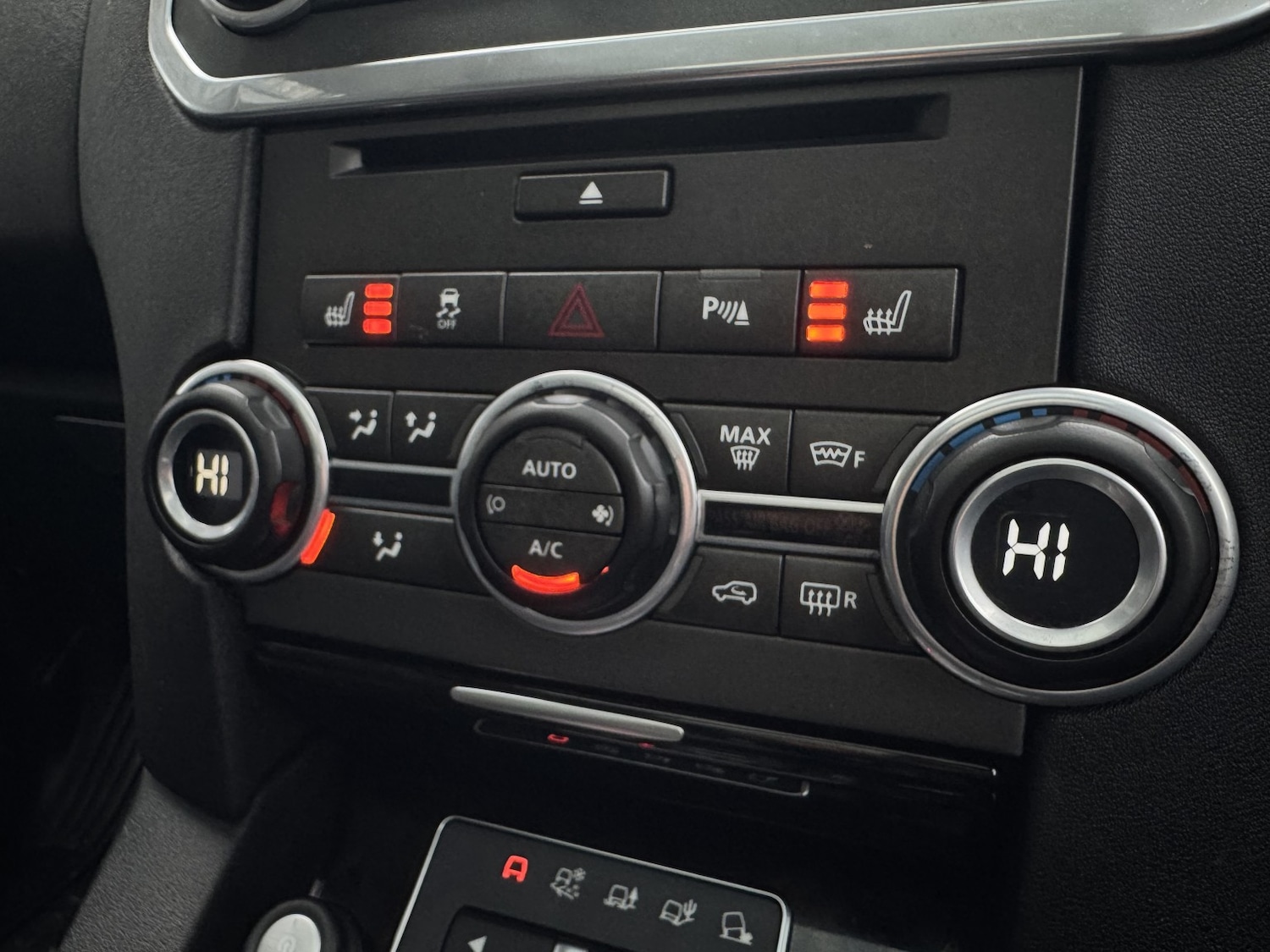 Used Land Rover Discovery 2015 for sale - 76974319: Photo 22