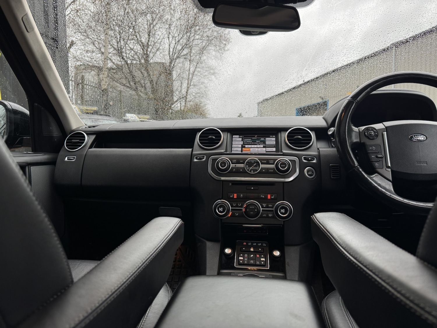 Used Land Rover Discovery 2015 for sale - 76974319: Photo 31