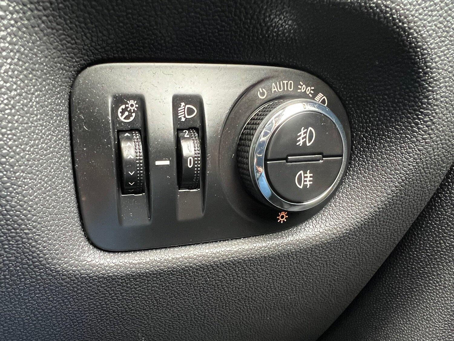 Used Vauxhall Corsa 2010 for sale - 76268451: Photo 14