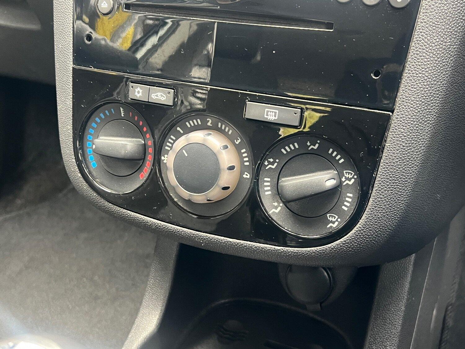 Used Vauxhall Corsa 2010 for sale - 76268451: Photo 20