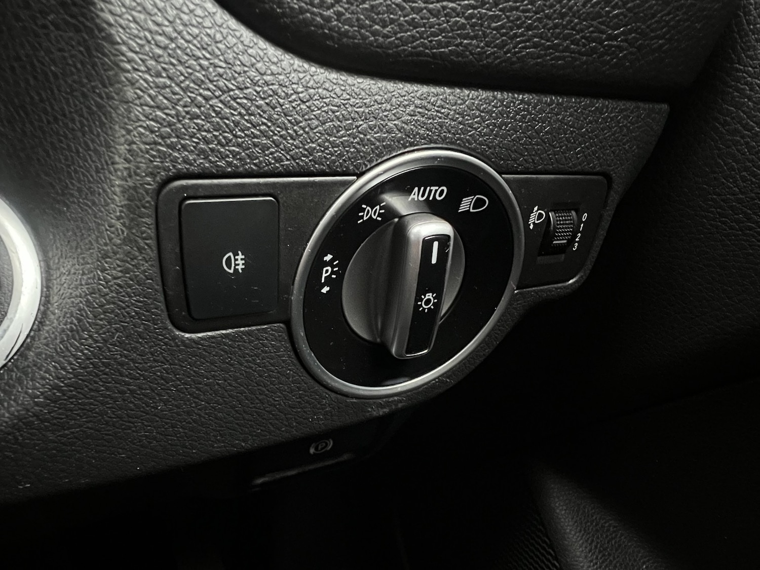 Used Mercedes-Benz CLA 2015 for sale - 76510998: Photo 11