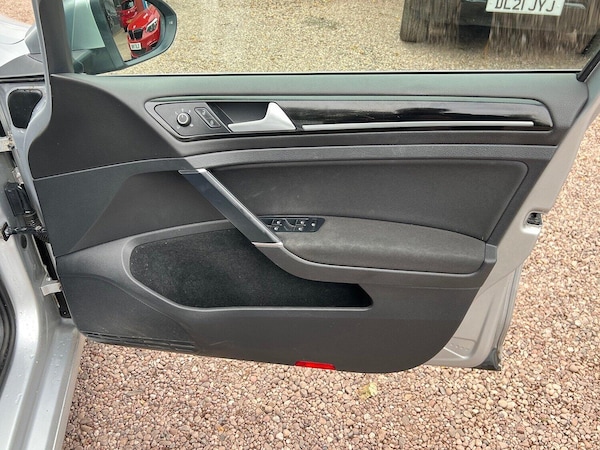 Used Volkswagen Golf 2014 for sale - 76211850: Photo 10