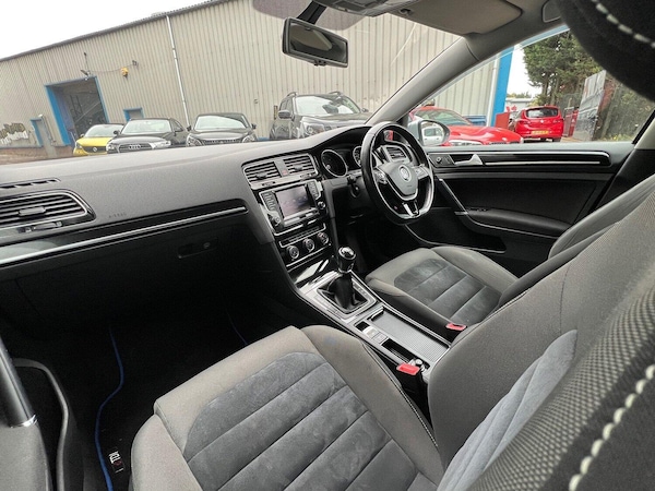 Used Volkswagen Golf 2014 for sale - 76211850: Photo 46