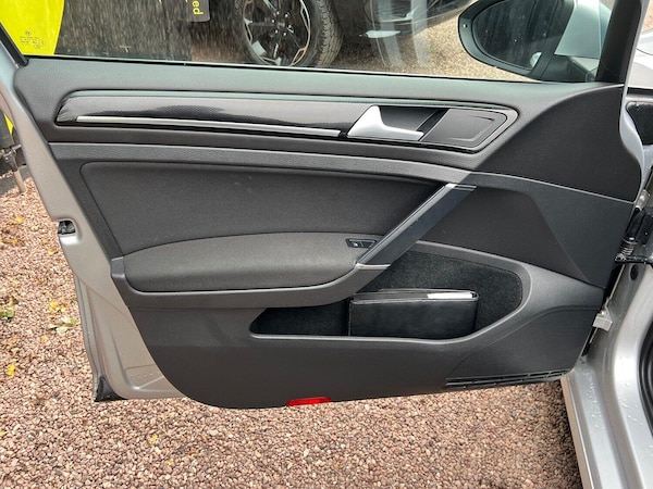 Used Volkswagen Golf 2014 for sale - 76211850: Photo 47