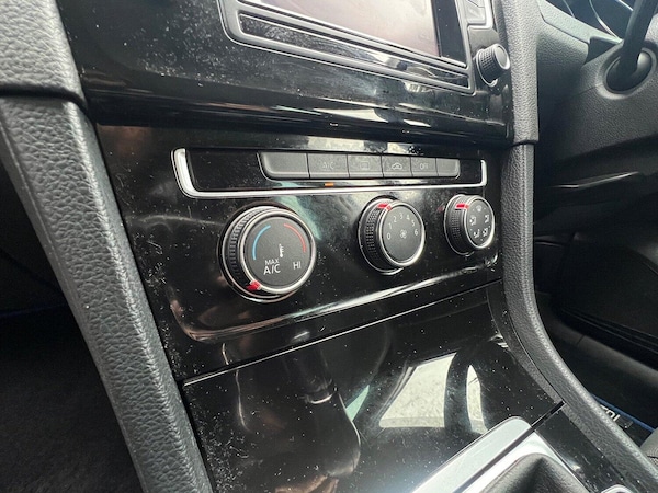 Used Volkswagen Golf 2014 for sale - 76211850: Photo 52