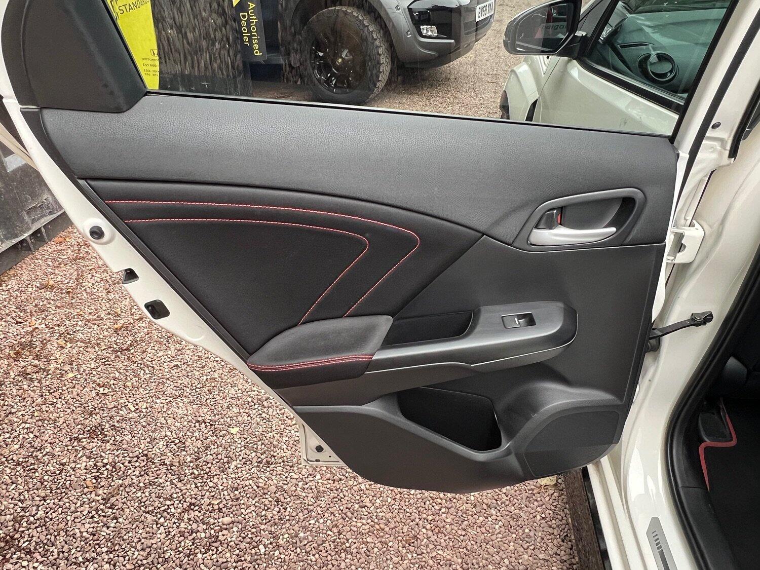 Used Honda Civic 2016 for sale - 76281336: Photo 52