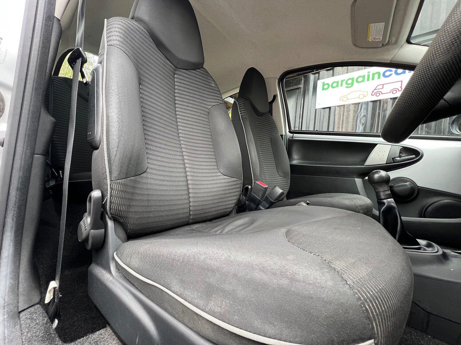 Used Peugeot 107 2012 for sale - 76305633: Photo 13