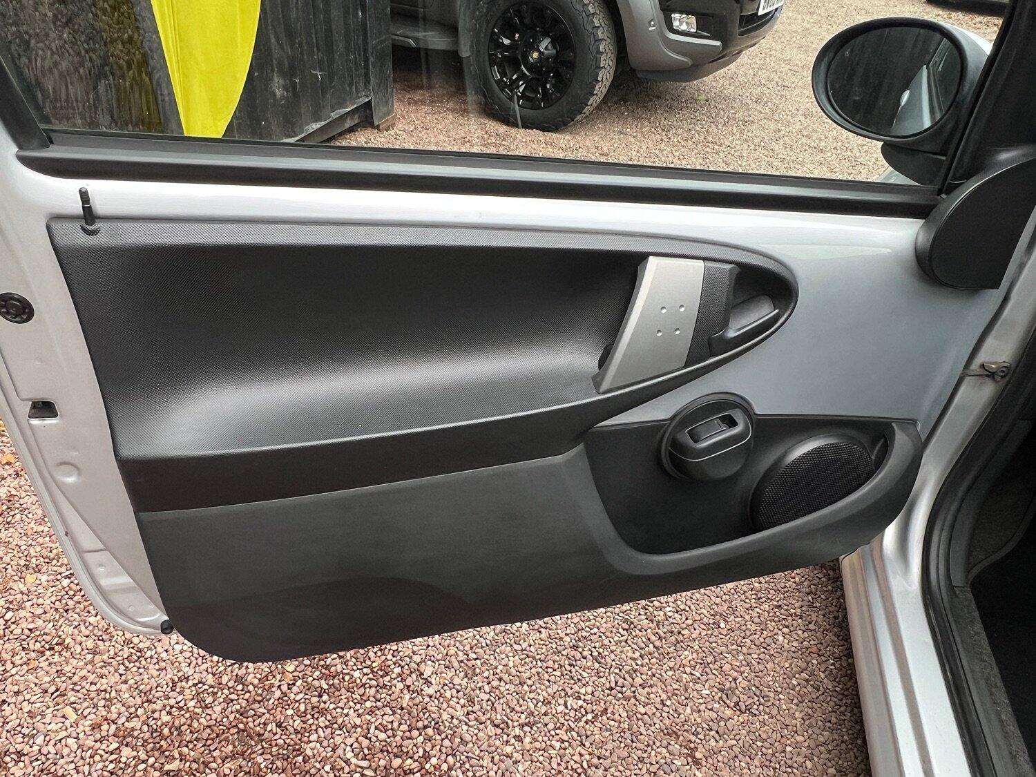 Used Peugeot 107 2012 for sale - 76305633: Photo 31