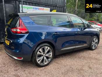 Used Renault Grand Scenic 2017 for sale - 74785759: Photo