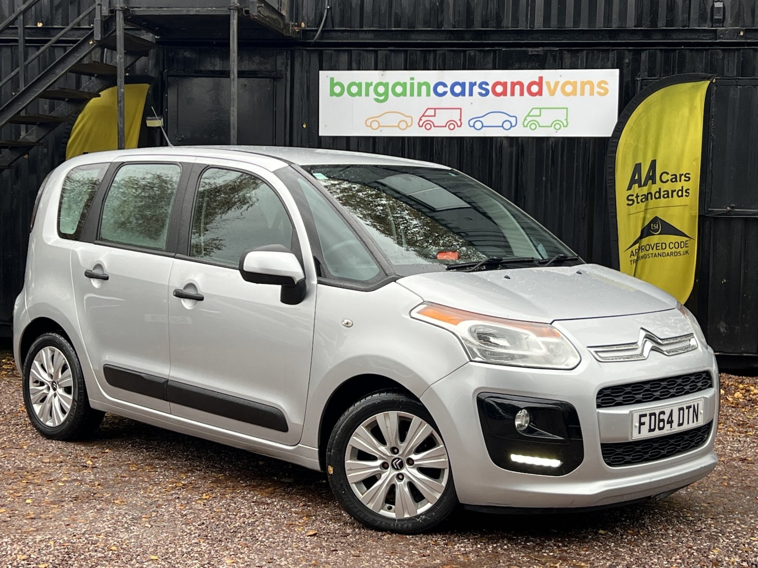 Used Citroen C3 Picasso 2014 for sale - 76560084: Photo 1