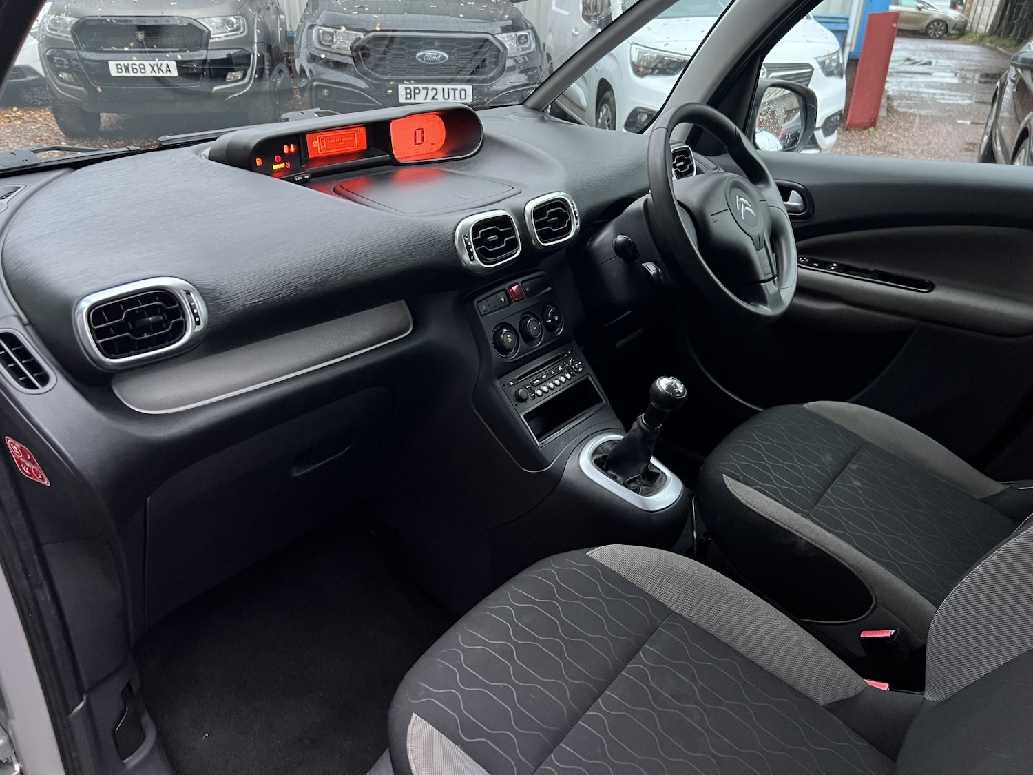 Used Citroen C3 Picasso 2014 for sale - 76560084: Photo 23